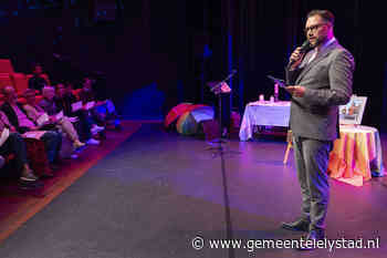 Wethouder Rhody Matthijs spreekt bij jubileumeditie Roze Viering op Coming Out Day