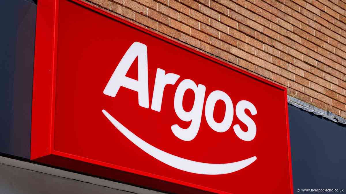 Argos slashes large autumn Yankee Candle to £11 in flash deal