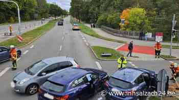 Fahrerin (62) stößt auf B304 mit zwei Autos zusammen: Kind (1) unter den Verletzten
