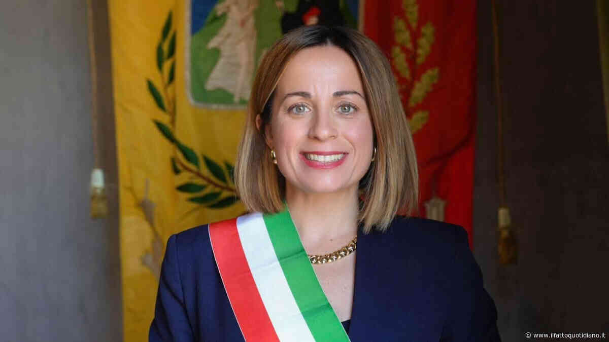 “No al neomelodico che si vanta di avere cantato per i boss”: la sindaca di Termini Imerese non autorizza la festa di quartiere