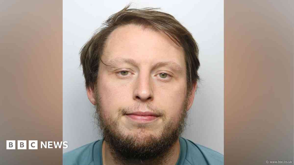 Drug dealer caught after 130mph chase jailed