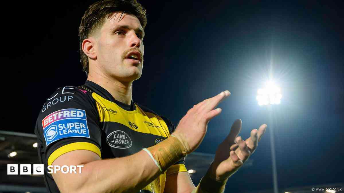 York winger Galeano signs contract extension