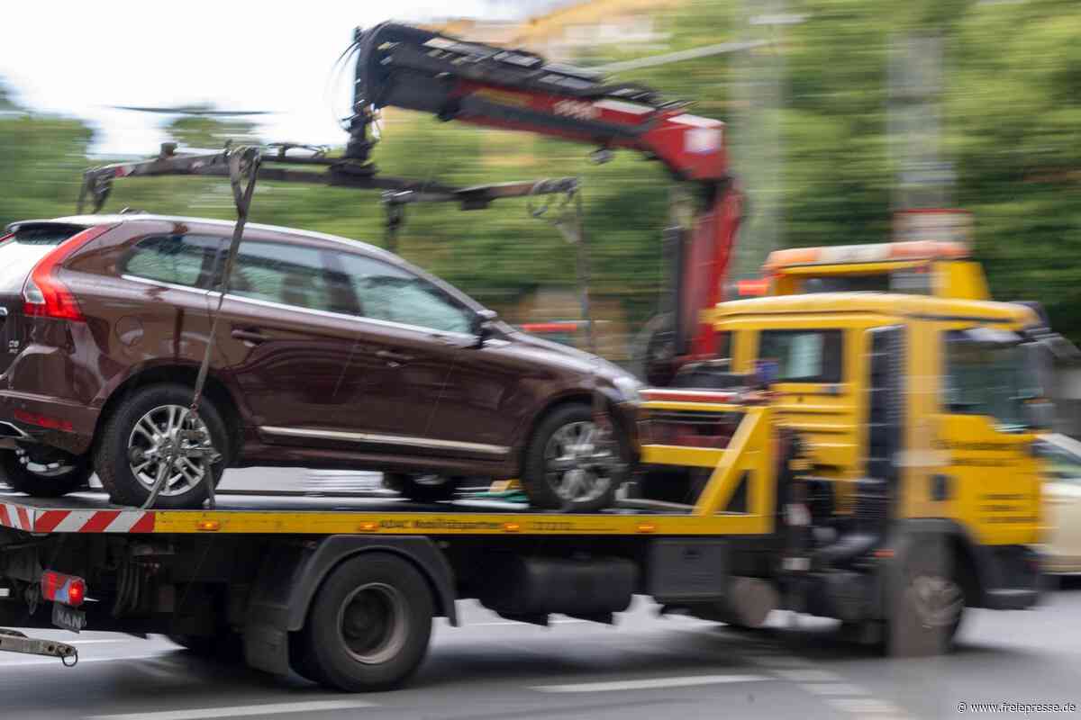 Abgeschleppt vorm CFC-Spiel: Chemnitzer Familie ärgert sich über Halteverbot bei Monster-Truck-Show