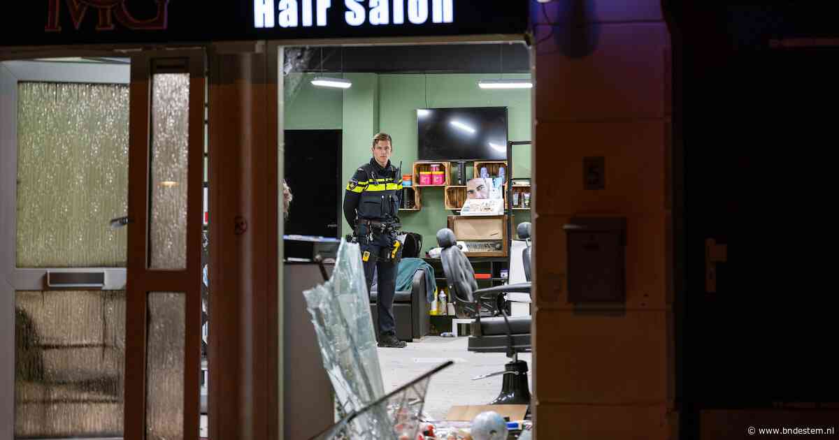 Ravage na explosie bij Vlaarding­se kapsalon, babykamer van jong gezin in puin: ‘Angst is niet zomaar weg’