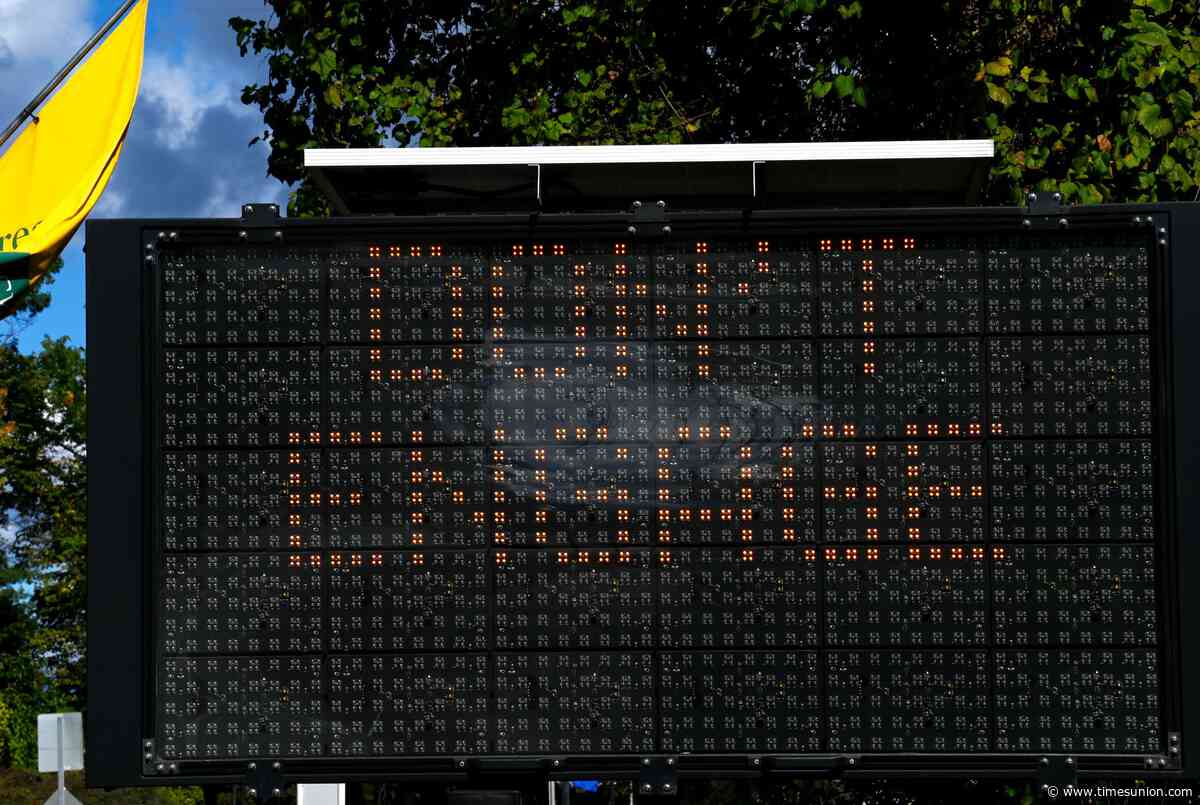 Signs urge drivers to ignore panhandlers in Saratoga Springs
