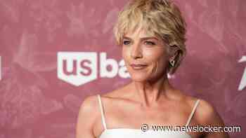 Actrice Selma Blair aangehouden na incident in vliegtuig: ’Stewardess geslagen en gebeten’