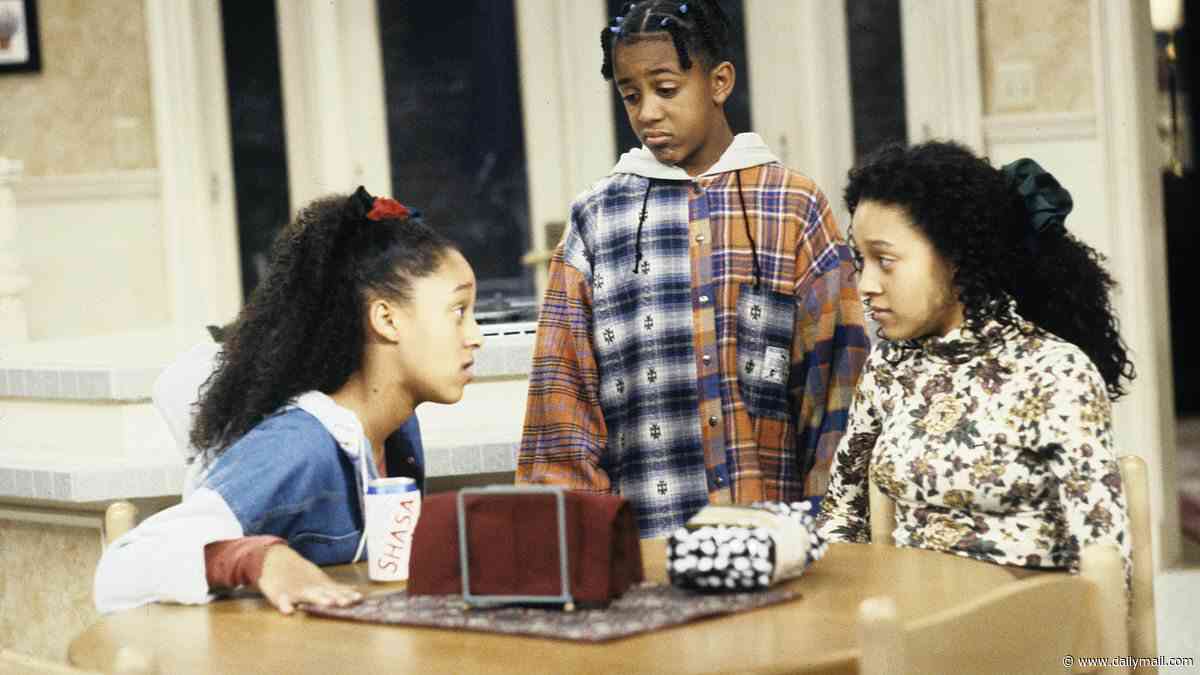 Sister, Sister star Marques Houston reveals heartwarming way he stays in touch with Tia and Tamera Mowry