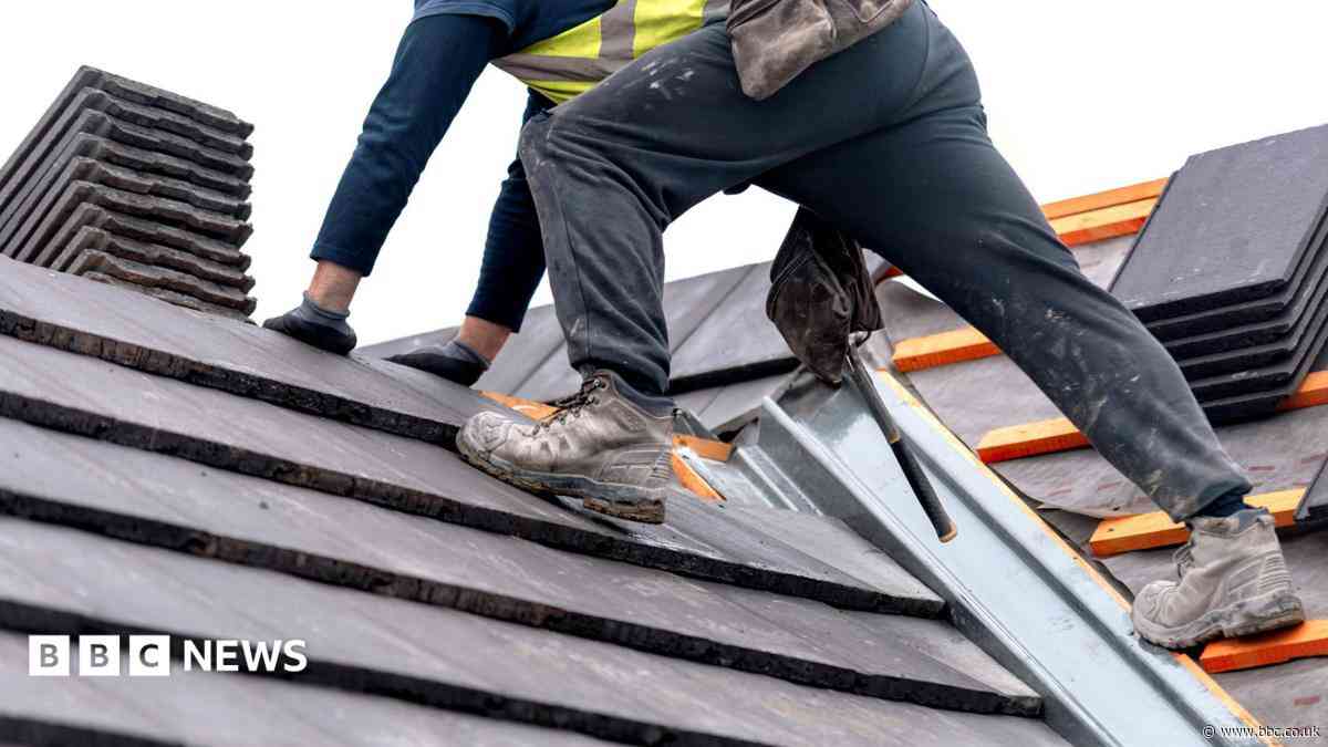 Roofing scammers con homeowners out of thousands of pounds