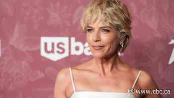 Selma Blair in custody after alleged assault of flight attendants, police officer and nurse