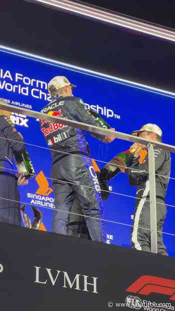 FOR THE FIRST TIME IN SINGAPORE, MAX WINNNNNSSSS 🤩 #F1 #MaxVerstappen #SingaporeGP
