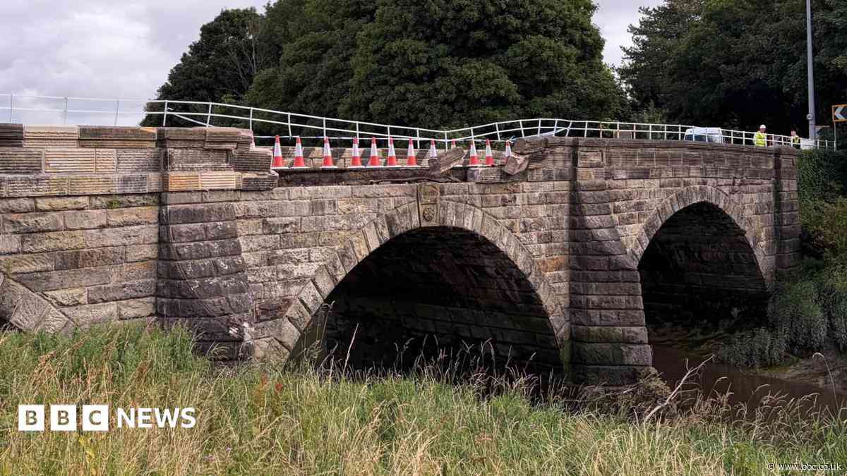'Miracle' cars not fallen off bridge - councillor