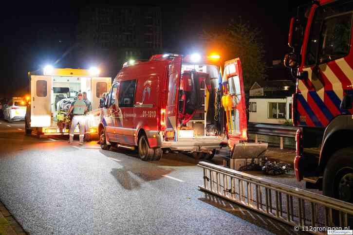 Persoon uit water gered aan Oosterhamrikkade in Groningen