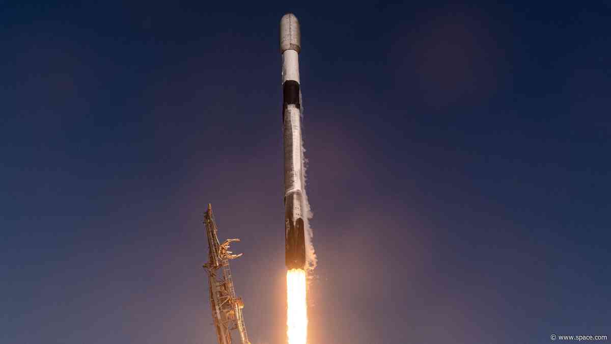SpaceX launches Falcon 9 Starlink mission for 1st time in more than 3 weeks (photos)
