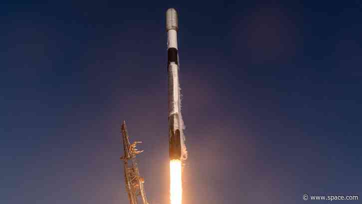 SpaceX launches Falcon 9 Starlink mission for 1st time in more than 3 weeks (photos)