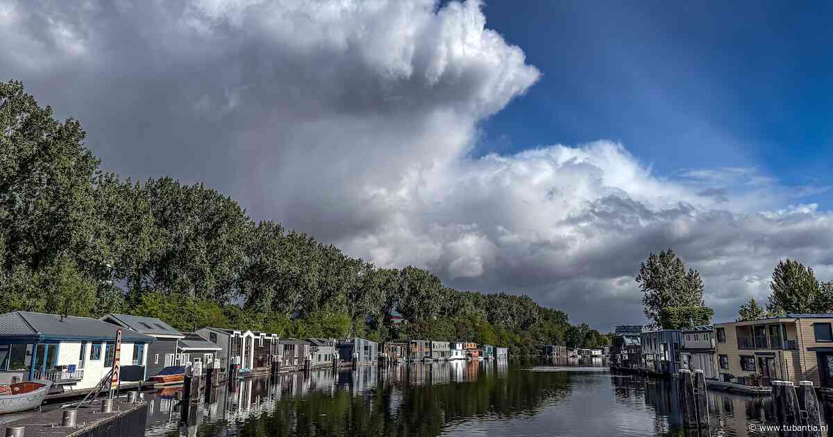 Zachte herfsttemperaturen zetten zich door, maar dinsdag begint bewolkt