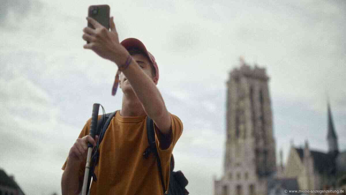 Bodenplatten erleichtern Selfies für Sehbehinderte