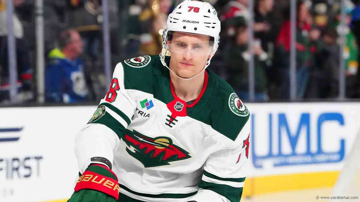 Wild’s Nico Sturm leaves game with lower-body injury
