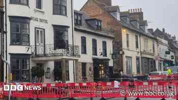 Guests evacuated from 'damaged' historic hotel