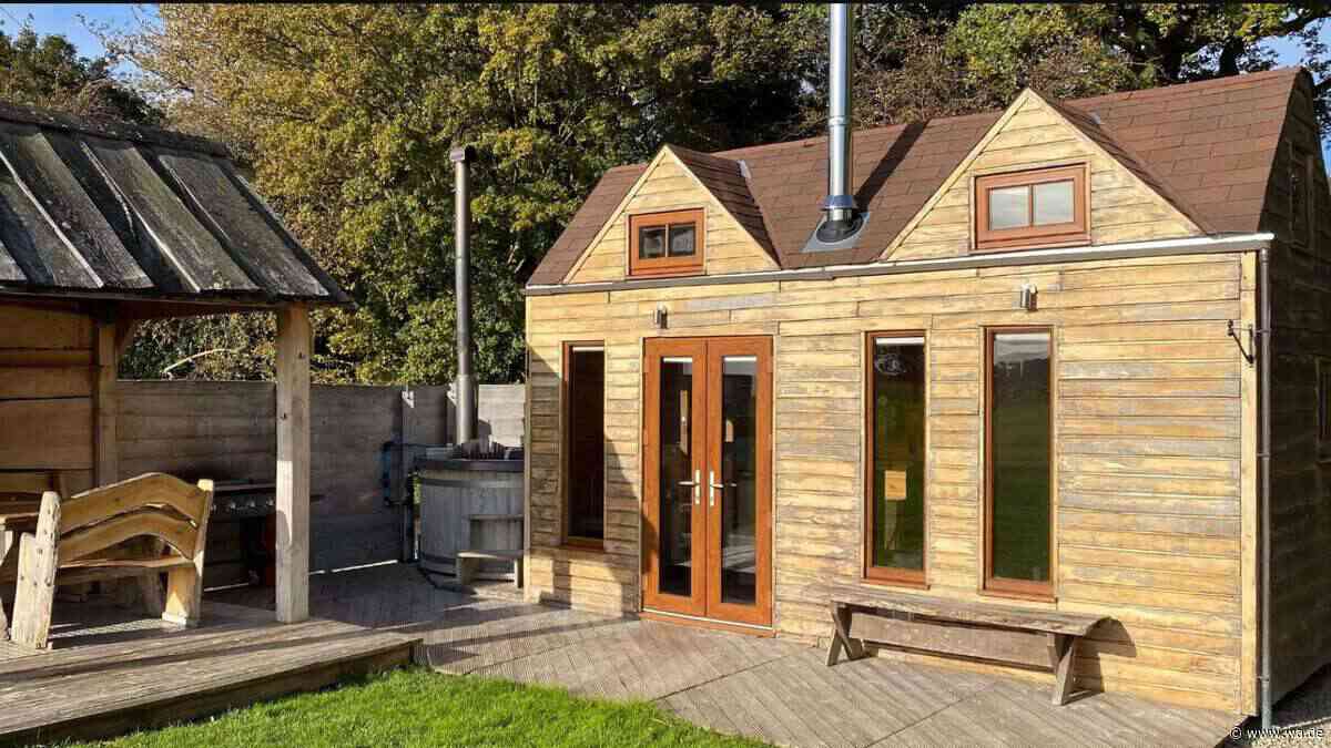 Camping mit Hüttenflair: Ein Holzhaus reist einfach mit