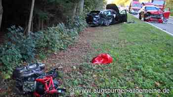 Tödlicher Unfall: Motorradfahrer kracht beim Überholen in Gegenverkehr und stirbt