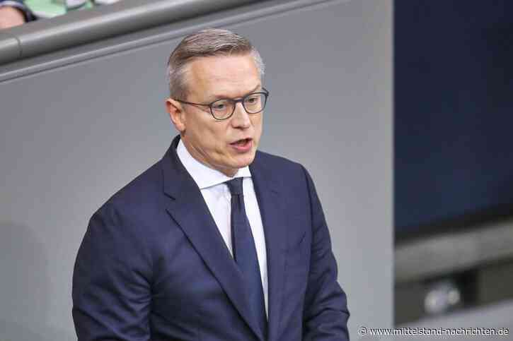 Digitalminister Wildberger hält Grundeinkommens-Konzept als Antwort auf KI-Umbrüche weiter im Spiel