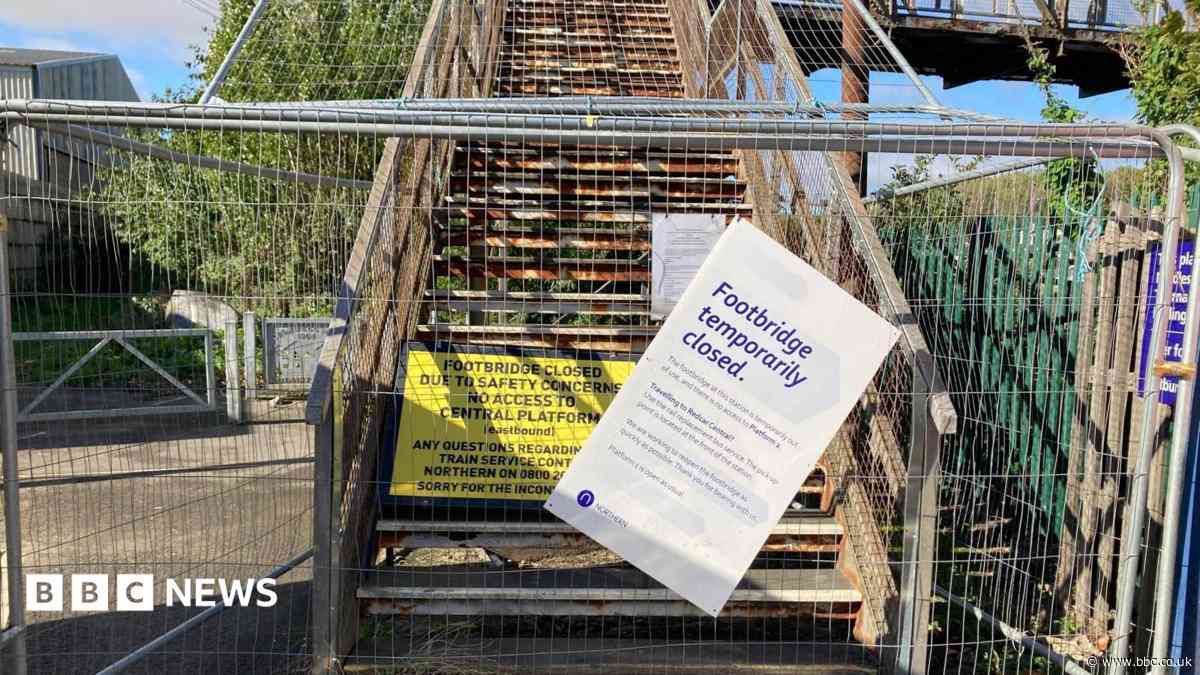 Two-year train platform closure 'unacceptable'