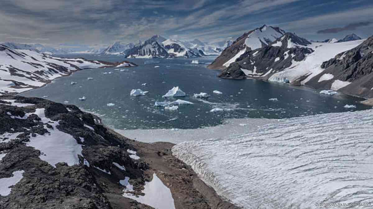 Antarctic sea ice reached its third-lowest winter maximum in satellite records