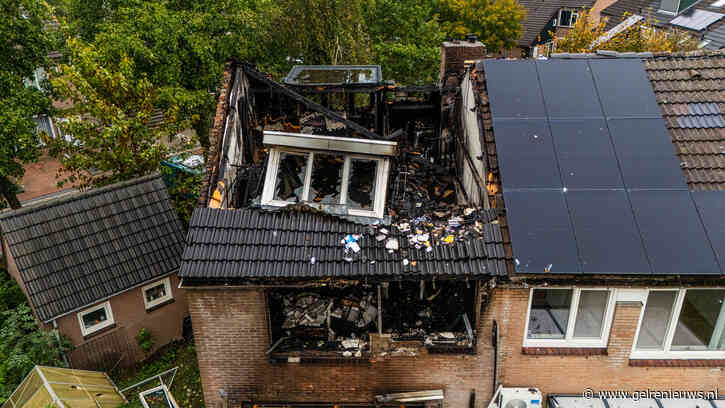 Enorme schade zichtbaar na dodelijke woningbrand