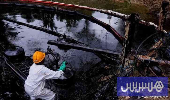 تدفق نفطي هائل يتسبب في كارثة بيئية