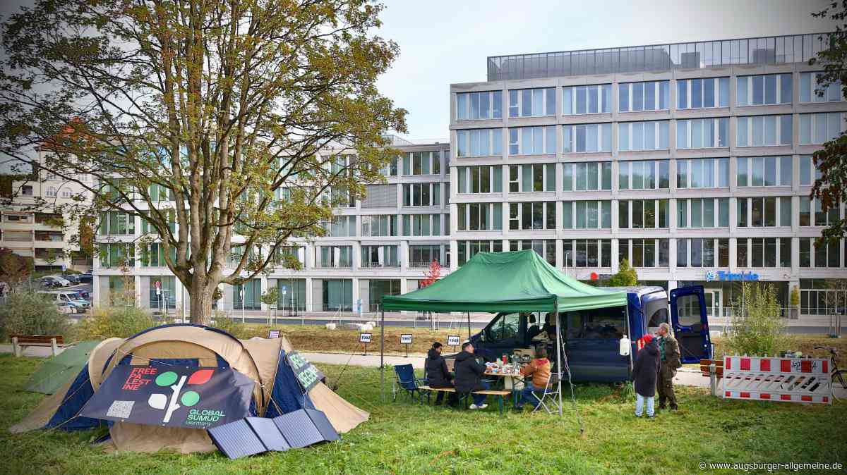 Pro-Palästina-Aktivisten campieren vor Rüstungsfirma Elbit in Ulm