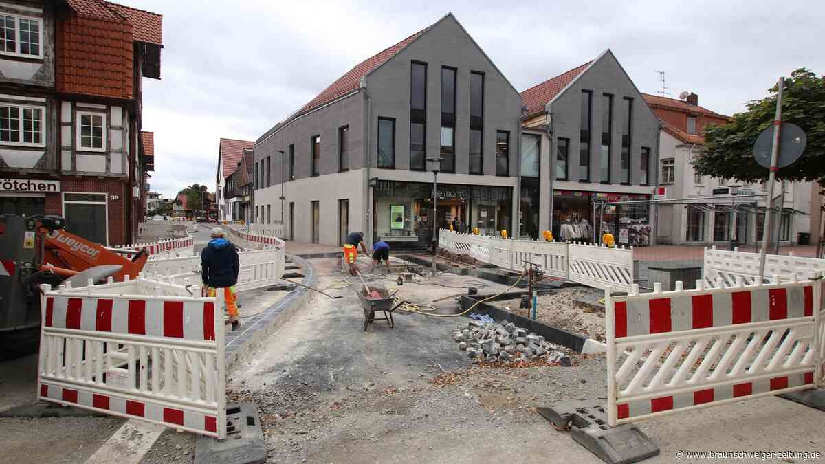 Fußgängerzone in Gifhorn durch Baustelle in der Mitte gesperrt
