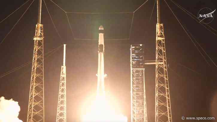SpaceX successfully launches 6,300 pounds of cargo to the International Space Station