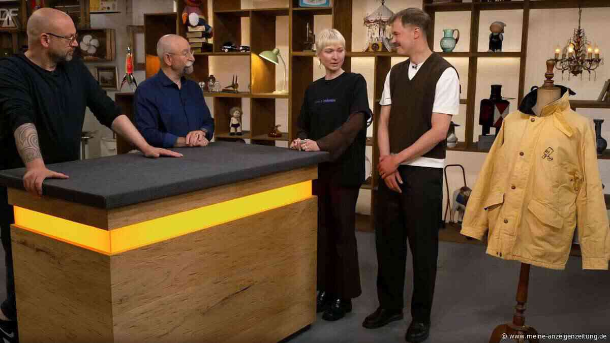 „Ihr seid ja verrückt“: Simpsons-Jacke spaltet bei „Bares für Rares“ die Gemüter