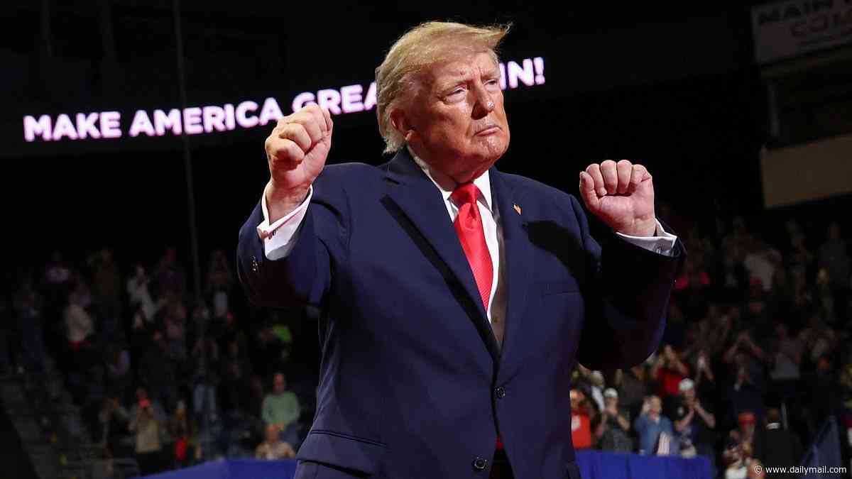 Struggling Trump gushes over Ohio senator's backside in rambling speech weeks before crunch midterm elections