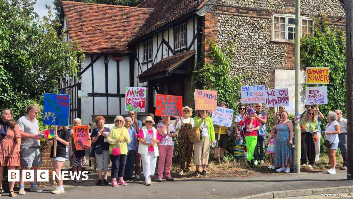 Hope for campaigners fighting for Grade II barn