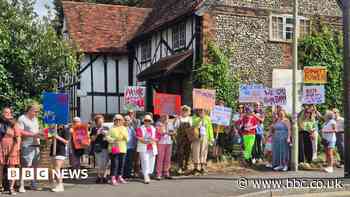 Hope for campaigners fighting for Grade II barn