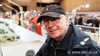 Never gonna give it up says Waterman of train hobby