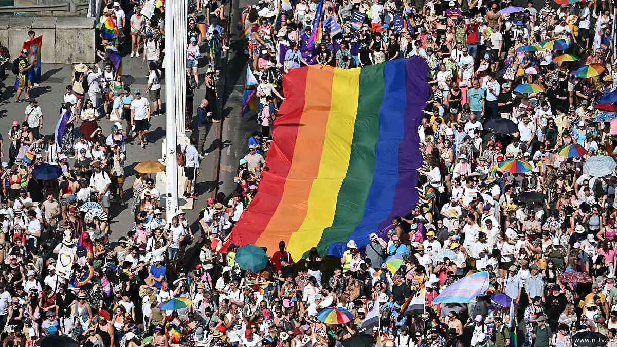 Stammt noch von Orban-Regierung: Ungarn kippt Regeln zu Homosexualität in umstrittenem Gesetz