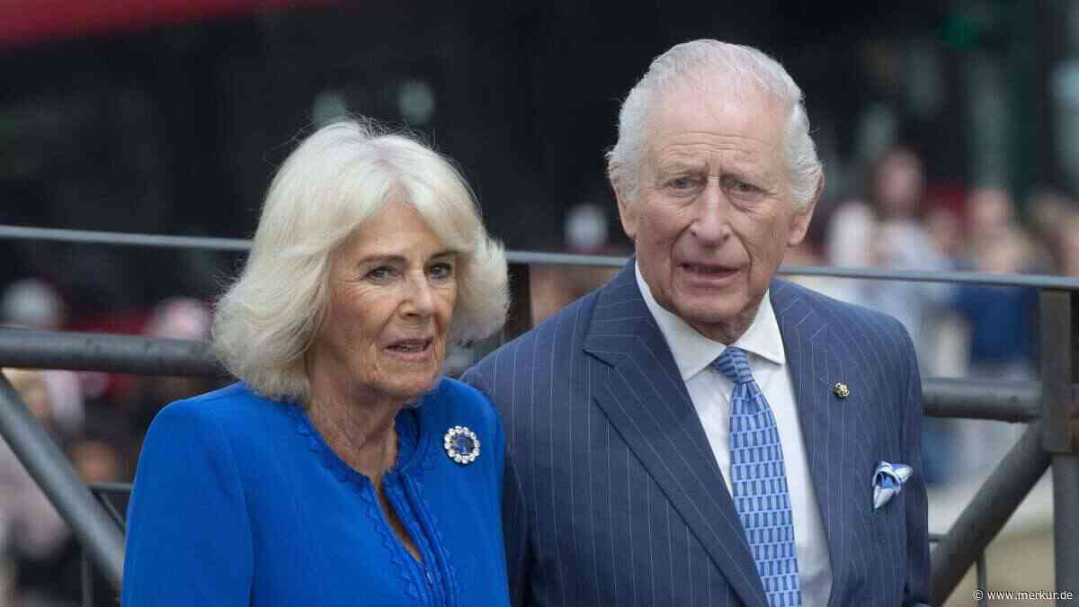 Unter dem Kopfkissen versteckt: Königin Camilla las heimlich einen Skandalroman
