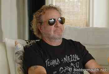 SAMMY HAGAR Praises BON SCOTT-Era AC/DC: 'That Early Stuff Is Just So Badass. That Is Rock And Roll.'