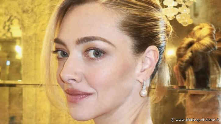 “Ho rinunciato a una serie in cui avrei dovuto fare continuamente scene di sesso. Una volta era divertente, pensavo ‘oggi posso baciare una persona sexy e mi pagano'”: la confessione di Amanda Seyfried