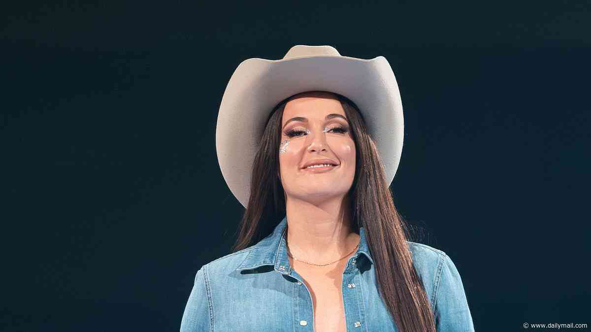 Kacey Musgraves blasts Christopher Columbus and brands explorer a 'loser' in extraordinary onstage rant
