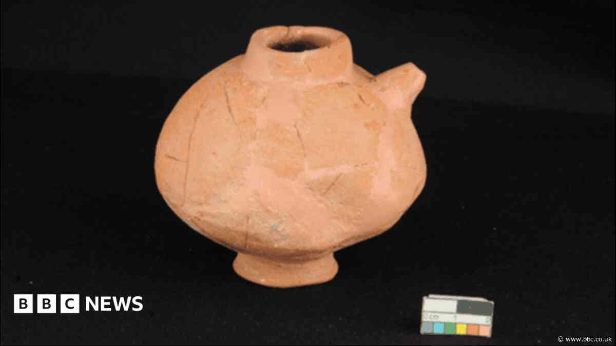 Roman toddler's drinking cup goes on display