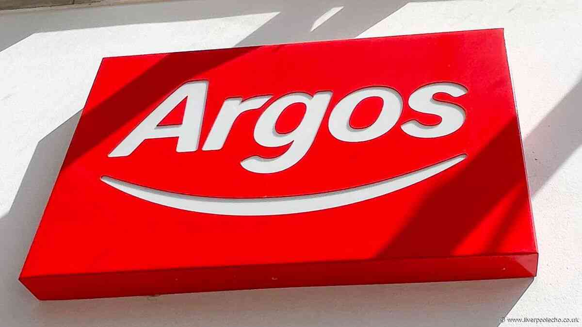 Argos shoppers save £45 on 'sturdy' console table for the hallway