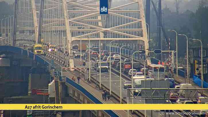 Fietser onderuit gegaan op de Merwedebrug: flinke vertraging vanuit Breda