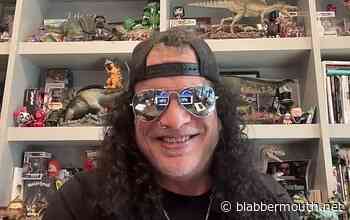SLASH on Upcoming SLASH FEATURING MYLES KENNEDY & THE CONSPIRATORS Album 'Flying Blind': Most Of It 'Was Written Pretty Much On The Spot In Pre-Production'