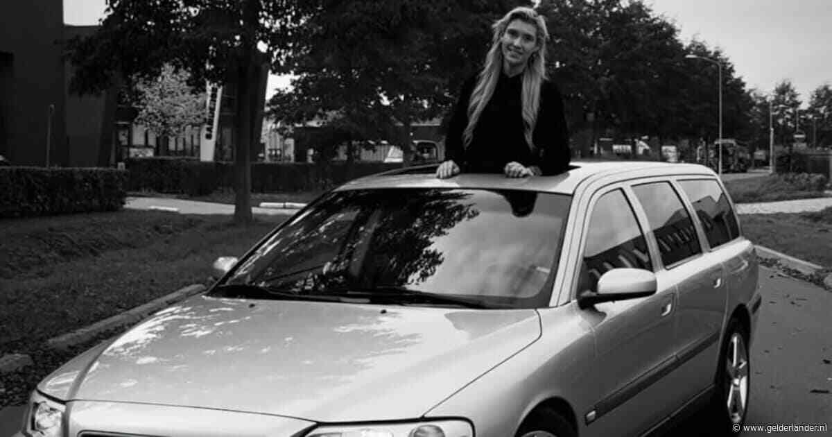Autogarage rouwt om Marit (26) die ongeluk op N233 niet overleefde: ‘Zijn enorm aangeslagen’