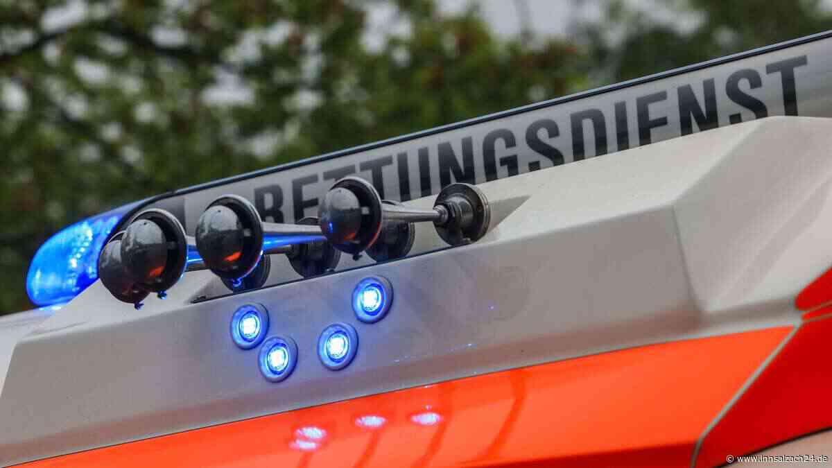 Tödlicher Unfall in Oberbayern: Mann (†54) stirbt bei Unglück mit Kleintraktor