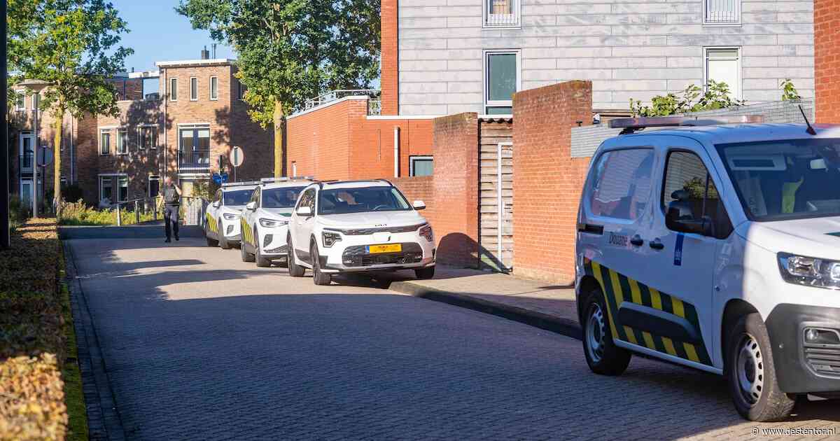 Uitzonderlijke vondst in Deventer woning: Douane treft 250 duizend illegale sigaretten aan