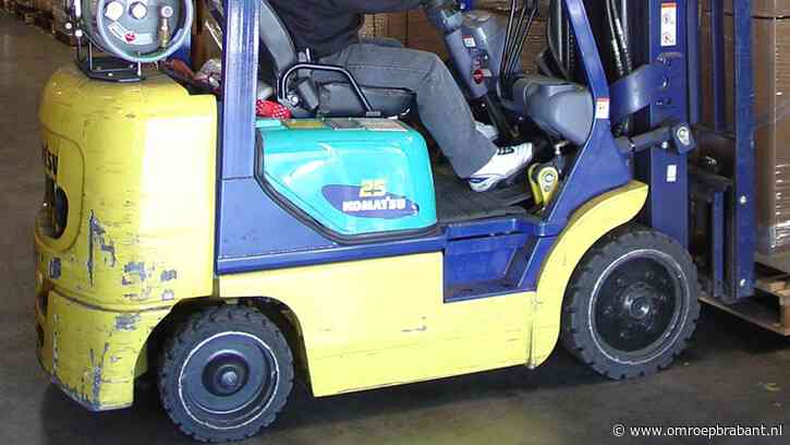 Bestelbusjes, shovels en heftrucks gestolen: twee mannen (49 en 39) gepakt